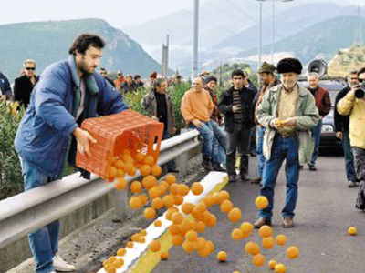 Διαμαρτυρία για τις τιμές στα πορτοκάλια