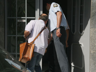 «Χτύπησαν» τον ταχυδρόμο