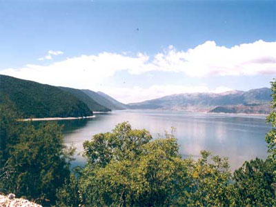 Ενθουσιασμένοι οι μαθητές από την επίσκεψή τους στις Πρέσπες