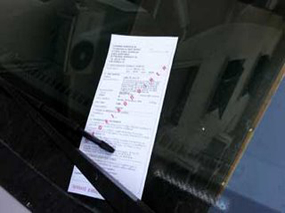 “Τσεκούρι” από τη Δημοτική Αστυνομία Πειραιά