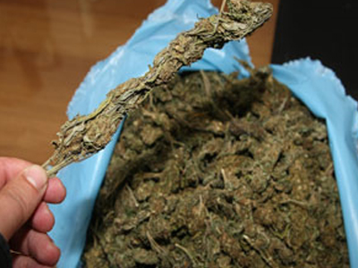 Ψάχνουν τους εμπόρους ναρκωτικών