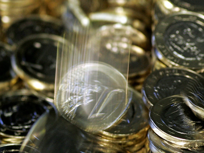 Πτωτικά κινείται το ευρώ έναντι του δολαρίου