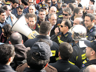 Στον χορό των κινητοποιήσεων και οι πυροσβέστες