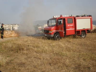 Σε εξέλιξη πυρκαγιά στο Μενίδι