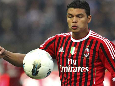 Δεν πουλάει τον Σίλβα η Μίλαν
