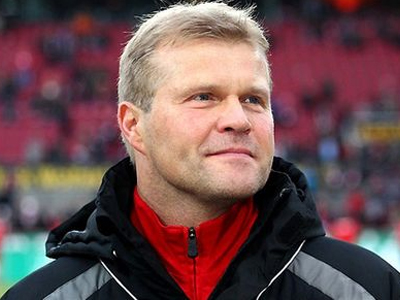 Κολωνία: Στον πάγκο ο Σέφερ αντί του Σολμπάκεν