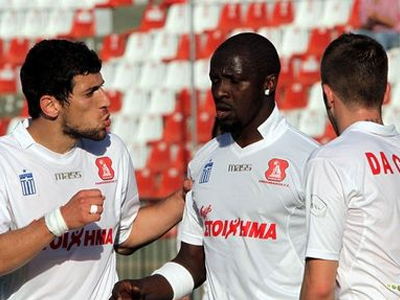 Νίκησε και ελπίζει για τα πλέι οφ ο Πανσερραϊκός