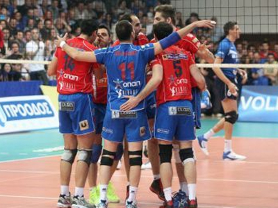 Νίκησε και ελπίζει για τον τίτλο ο Φοίνικας