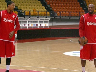 Πανέτοιμος για το ντέρμπι ο Ολυμπιακός