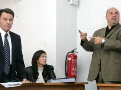 Επεισόδιο Μπέου-Κούγια σε καφετέρια της Γλυφάδας