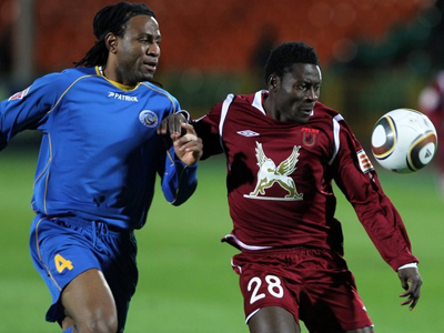 Κινδυνεύουν να μην παίξουν με τον Ολυμπιακό οι Μάρτινς και Σαρόνοβ