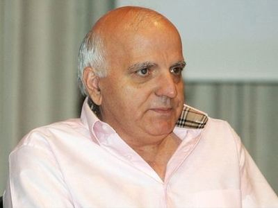 «Η τρόικα μετέτρεψε όλους τους Έλληνες σε ΑμεΑ»