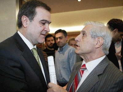 «Ας βάλει πρώτα ο Βγενόπουλος τα λεφτά…»