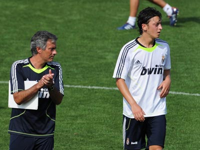 Εγκώμια Μουρίνιο για Οζίλ