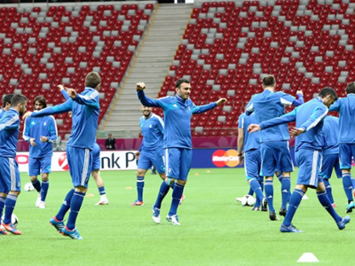 Ανακάτεψε την τράπουλα ο Σάντος