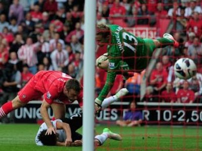 Νίκη με… υπογραφή Φαν Πέρσι για τη Γιουνάιτεντ