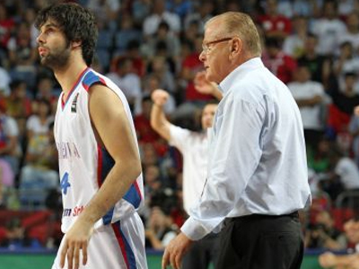 Συνεχίζει με Ίβκοβιτς η Σερβία