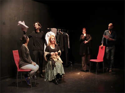 H zougla.gr σας πάει θέατρο