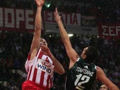 Ολυμπιακός: Νοκ-άουτ ο Μπουρούσης, αμφίβολος ο Κλέιζα