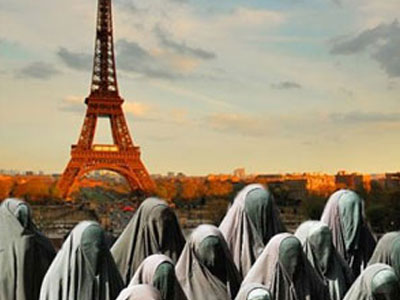 «Κανένας κίνδυνος λόγω απαγόρευσης της μπούρκας»