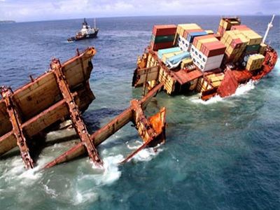 «Τσουχτερό» πρόστιμο για το ναυάγιο του “Rena”