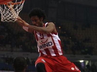 4Χ4 ο Ολυμπιακός, 97-94 τη Τσιμπόνα