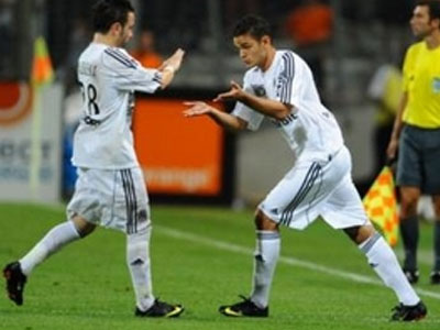 «Παραμένουν στη Μαρσέιγ Μπεν Αρφά και Βαλμπουενά»