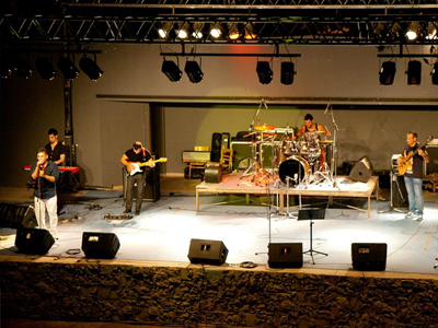 Συσκευασίες φαρμάκων από το ROCK AID