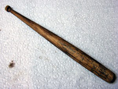 Κυκλοφορούσε με ρόπαλο και μαχαίρι