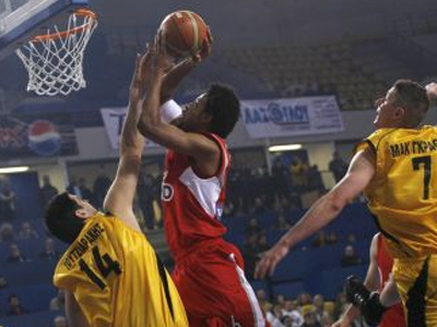 Δια πυρός και σιδήρου ο Ολυμπιακός, 96-91 την ΑΕΚ