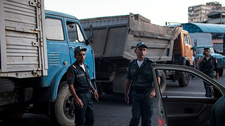 Αρμενία: Παραδόθηκαν οι ένοπλοι που είχαν καταλάβει αστυνομικό τμήμα