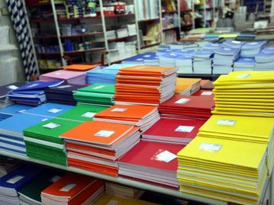 Διανομή σχολικών ειδών στο Ναύπλιο