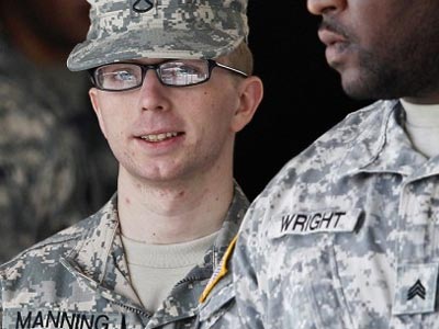 «Είμαι η Τσέλσι Μάνινγκ και είμαι γένους θηλυκού»