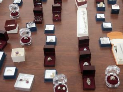 Έπιασαν κλέφτες κοσμηματοπωλείων