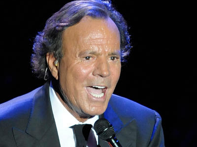 Τα σεξουαλικά σκαμπανεβάσματα του Julio Inglesias