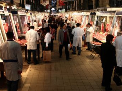 Σταθερές οι τιμές στην πασχαλινή αγορά