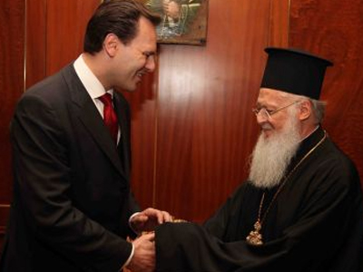 Στο πλευρό του Πατριαρχείου η ελληνική κυβέρνηση Στο πλευρό του Πατριαρχείου η ελληνική κυβέρνηση