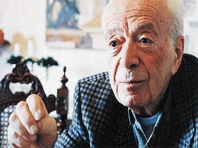 Αναμνηστική πλάκα στην είσοδο του σπιτιού του Α. Σαμαράκη