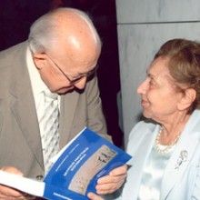 «ΑΠΑΝΘΙΣΜΑΤΑ ΚΑΙ ΣΤΟΧΑΣΜΟΙ»: Νέο βιβλίο από την Ειρήνη Σαρόγλου-Τσάκου