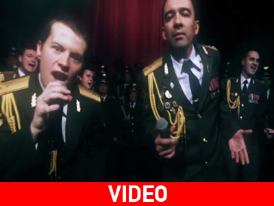 Η χορωδία της Ρωσικής αστυνομίας ερμηνεύει το “Get Lucky”