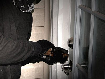 Διέρρηξε παντοπωλείο