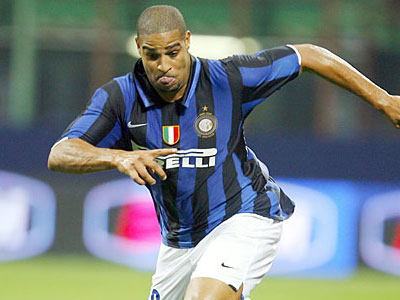 «Δεν υπάρχει “φλερτ” της Μίλαν με τον Αντριάνο»