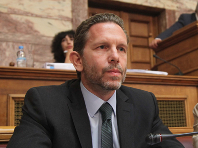 Ο υπουργός Τουρισμού αρνήθηκε να τραγουδήσει