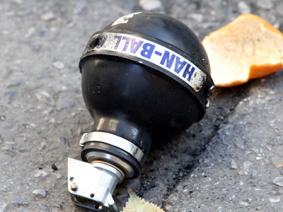 Έκρηξη χειροβομβίδας στον Πειραιά