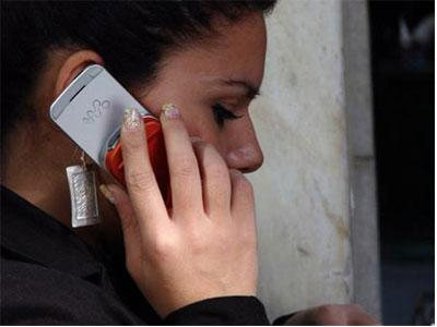 Την απείλησαν για να της κλέψουν το κινητό