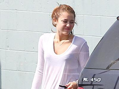 Τοξικά τα κοσμήματα της Miley Cyrus