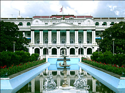 Ψάχνουν… πρωθυπουργό