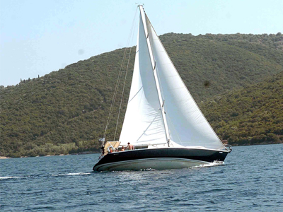 Μηχανική βλάβη σε ιστιοφόρο ανοιχτά της Ικαρίας