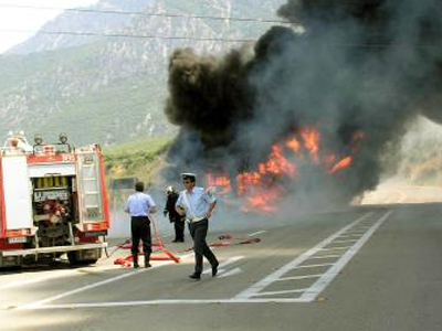 Απανθρακώθηκε μέσα στο αυτοκίνητό του