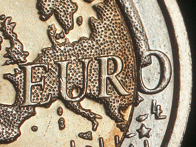 Πτώση σημειώνει το ευρώ